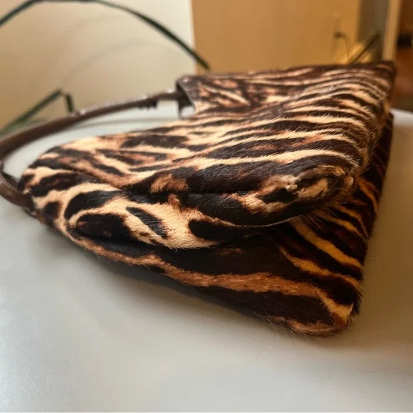 STAUD Valerie Shoulder Bag in Lady Leopard Cacao w/ detachable crossbody strap - Picture 8 of 16